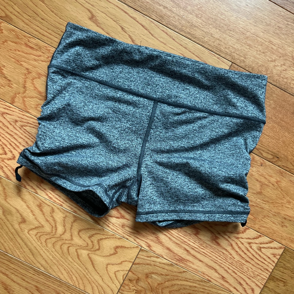 Victoria’s Secret vsx sport workout shorts gray ruched size medium